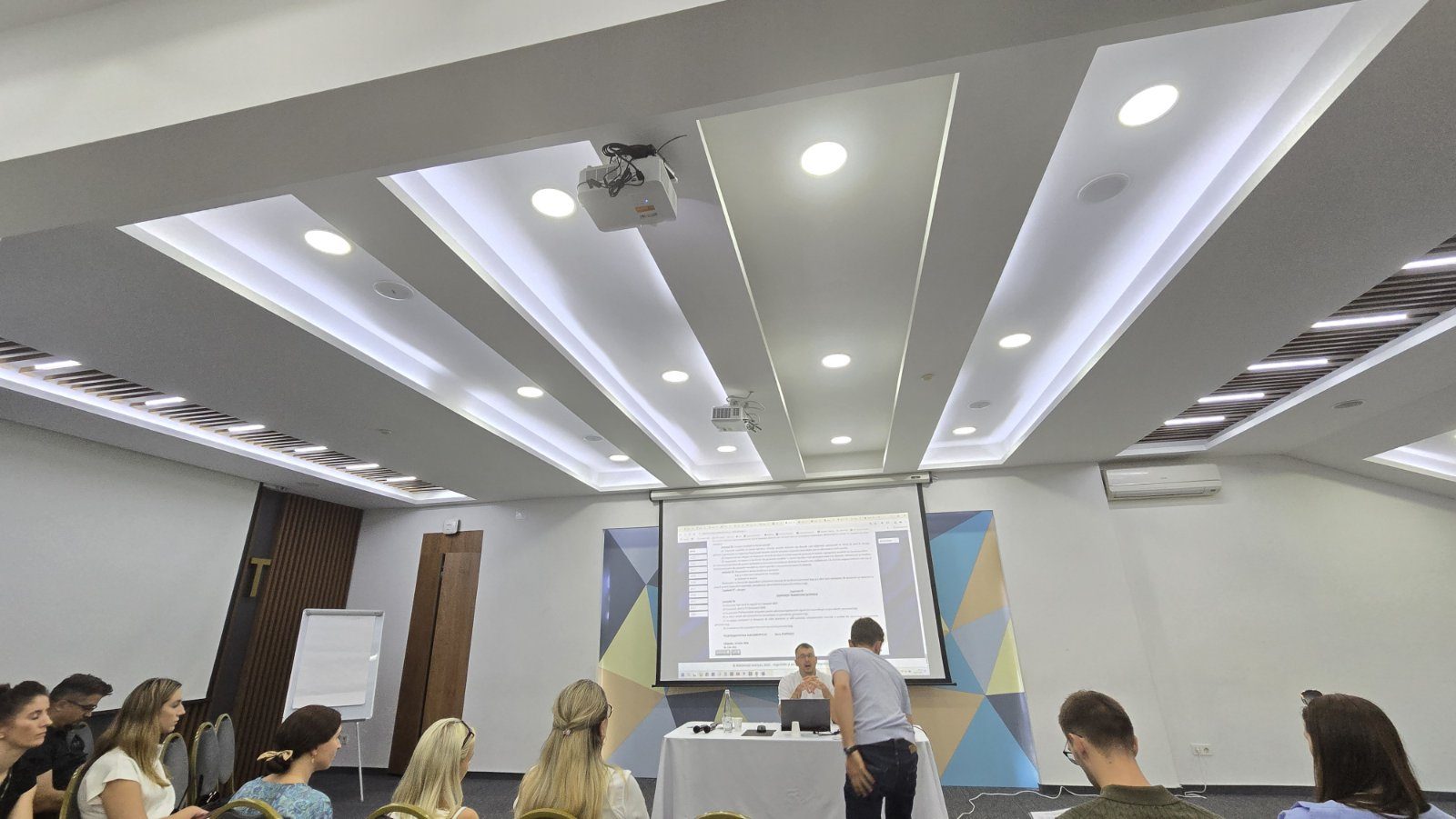 Sala de curs și participanții la sesiunea de securitate și sănătate în muncă din 18 iulie 2025